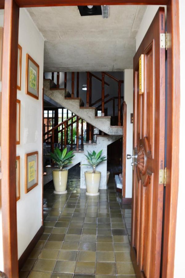 Pousada O Garimpo. Embu das Artes Exterior foto